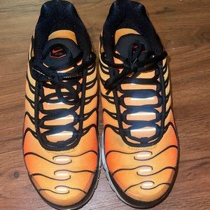 Summertime Orange air max